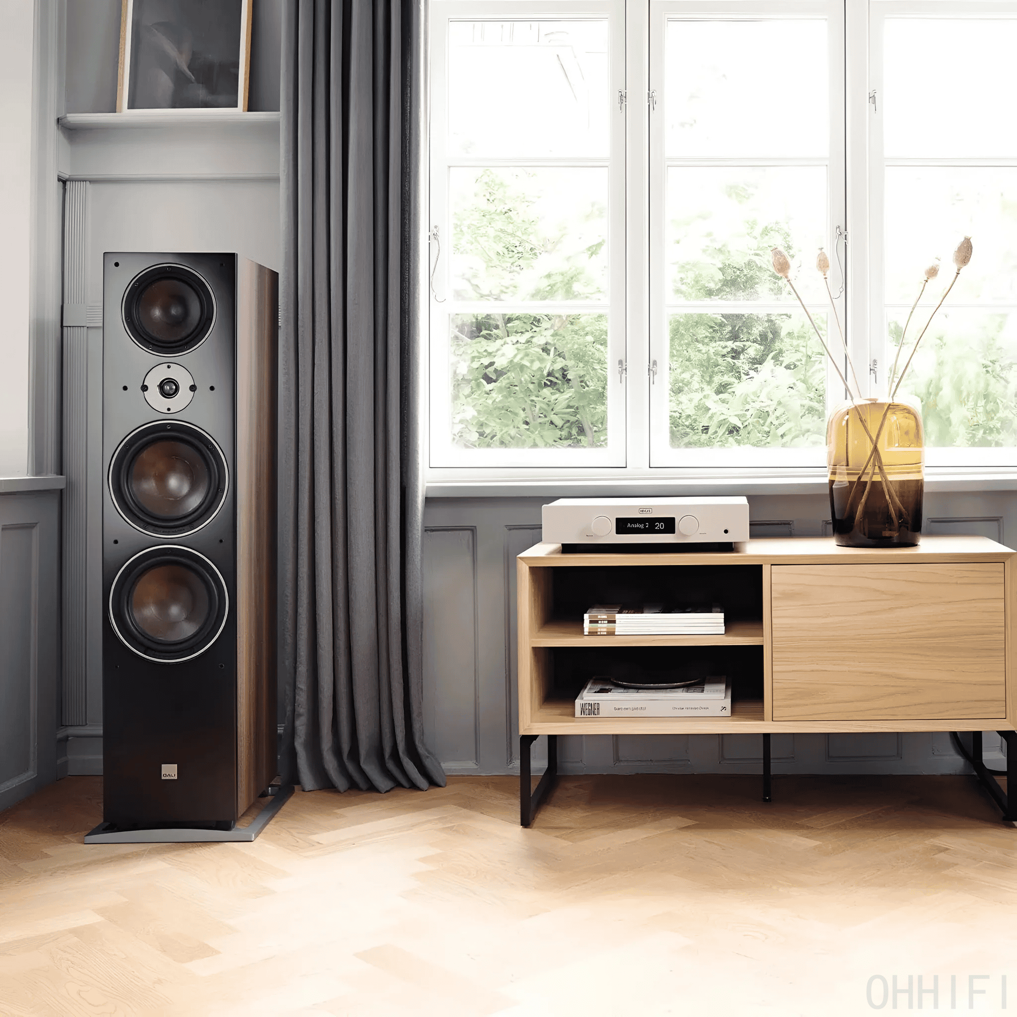 DALI OBERON 9
