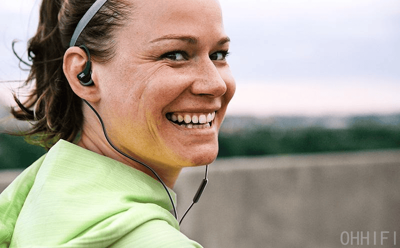 JBL Endurance Run 3  JBL Endurance Run 3C